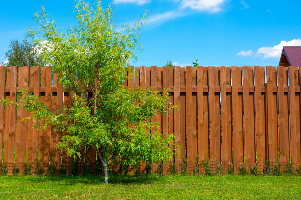 Should a Fence Have Gaps for the Wind?