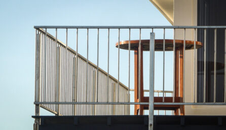 balcony railing table